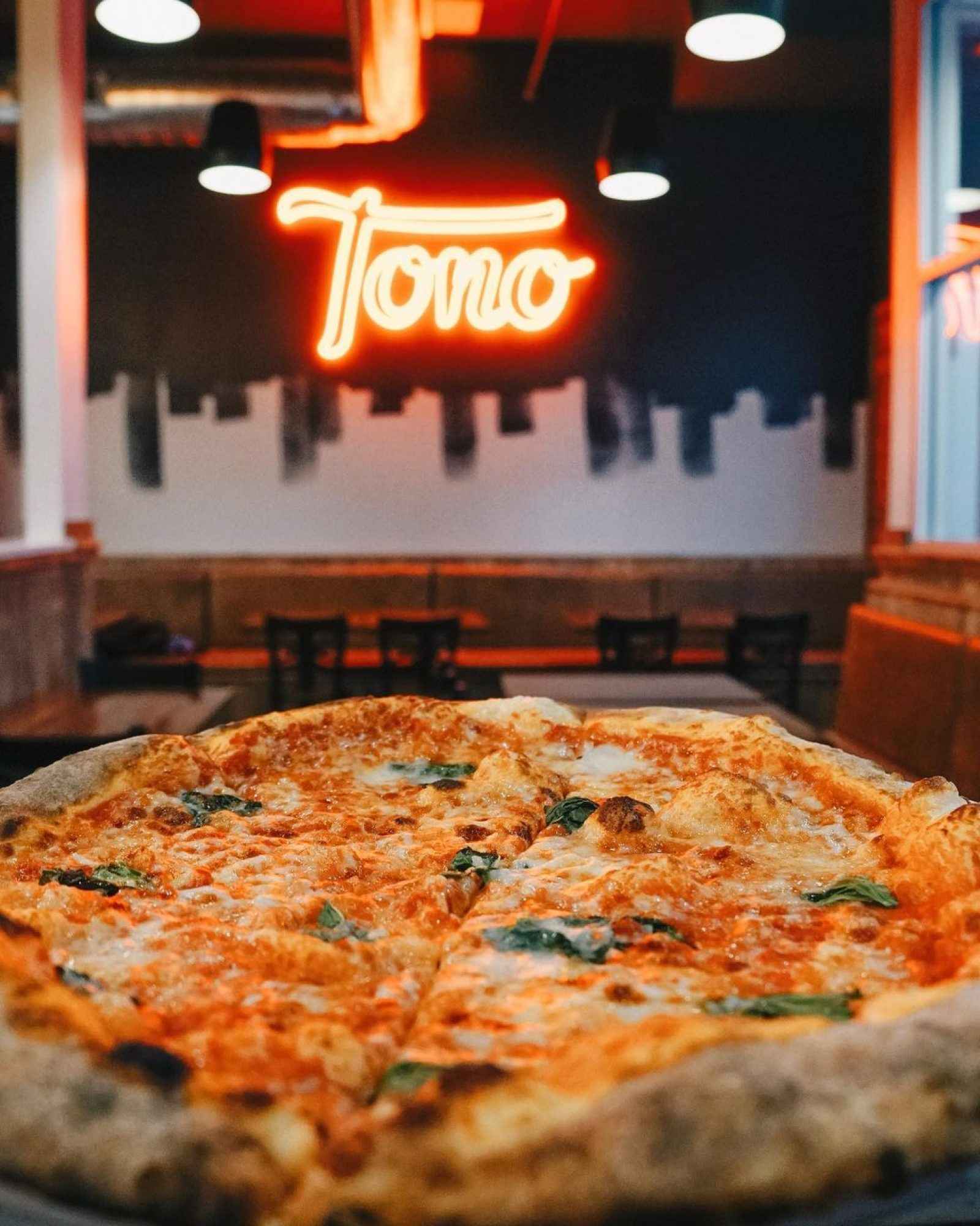 Tono margherita pizza in a Tono restaurant